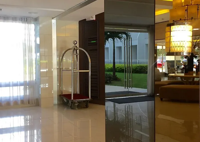 Premiere Haven 349B At Shell Residences Manila