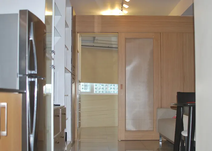 Premiere Haven 349B At Shell Residences Manila